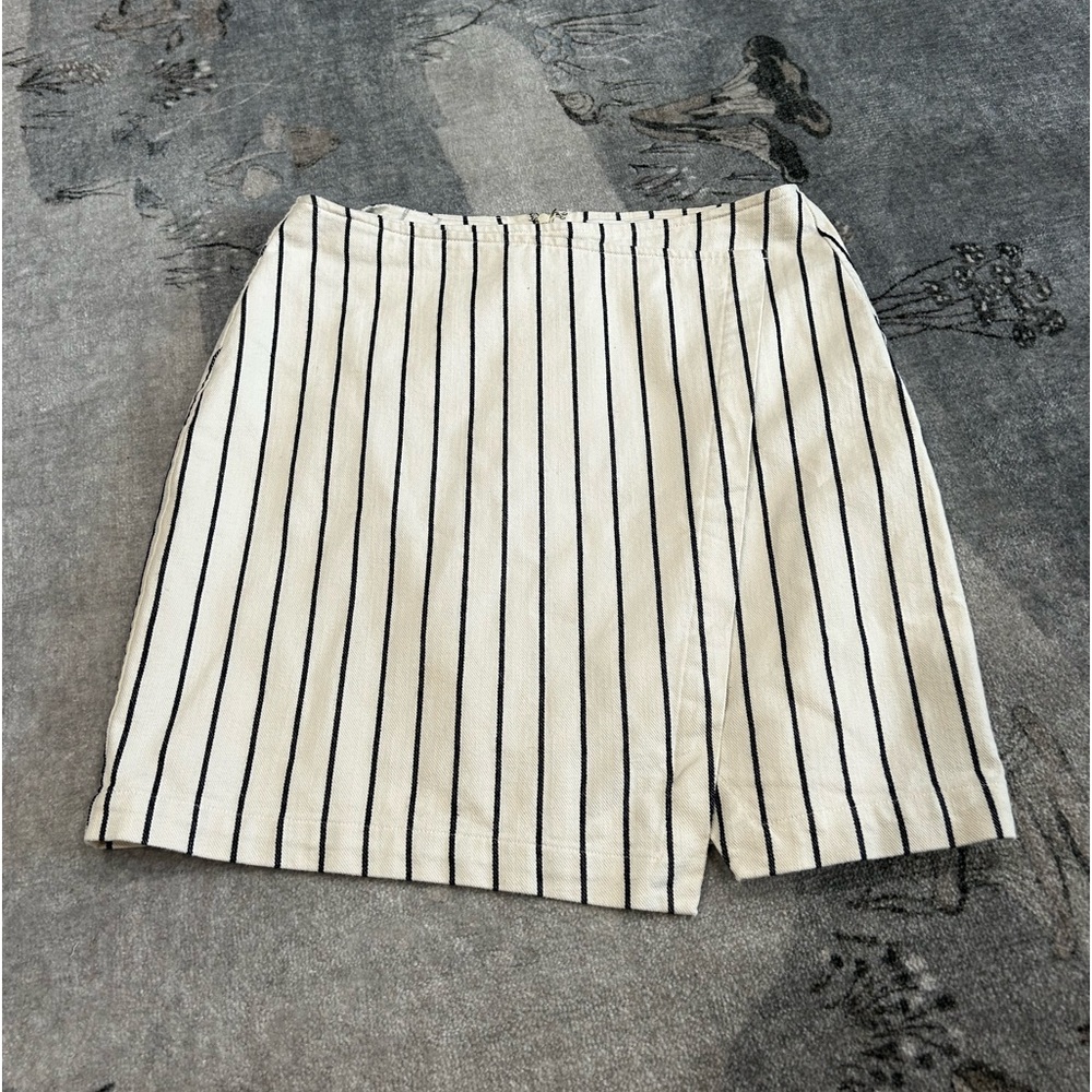 Madewell faux-crossover mini skirt - size 8